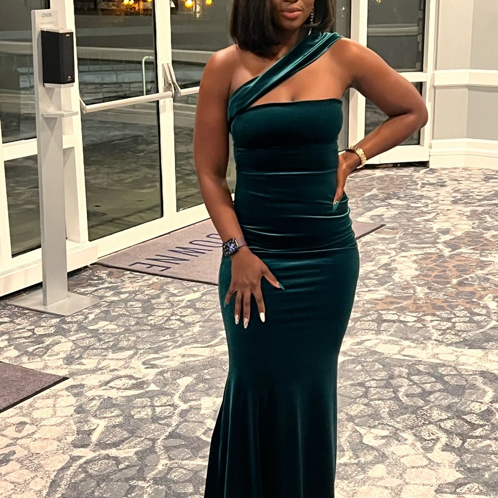 Elegant Green One Shoulder Dress